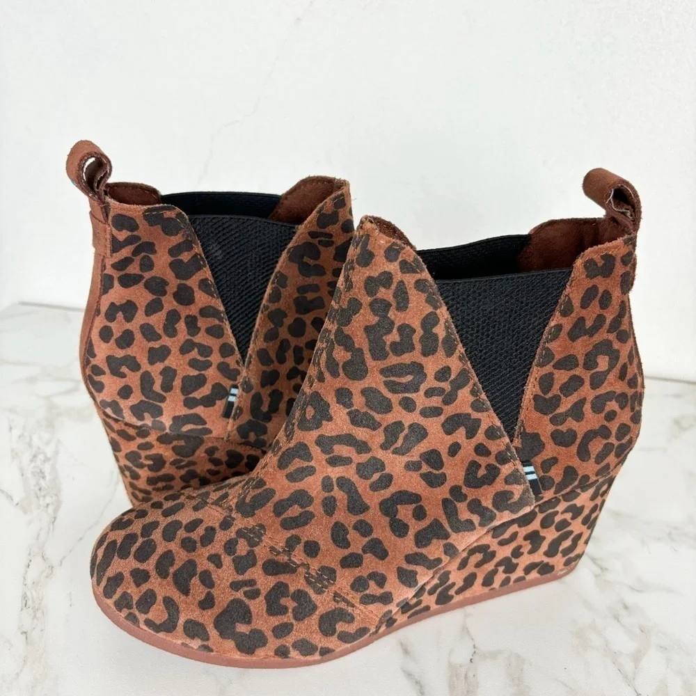 TOMS Kelsey Leopard Print Wedge Booties Sz 6.5